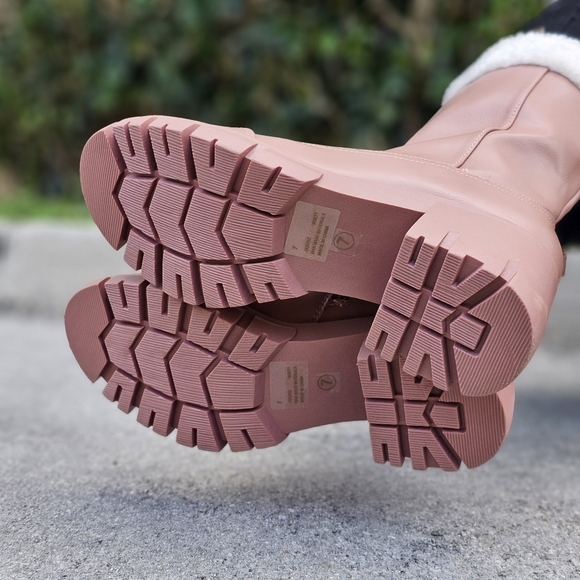 Women's Sherpa Faux Fur Ankle Boot Blush Color - Picture 6 of 6